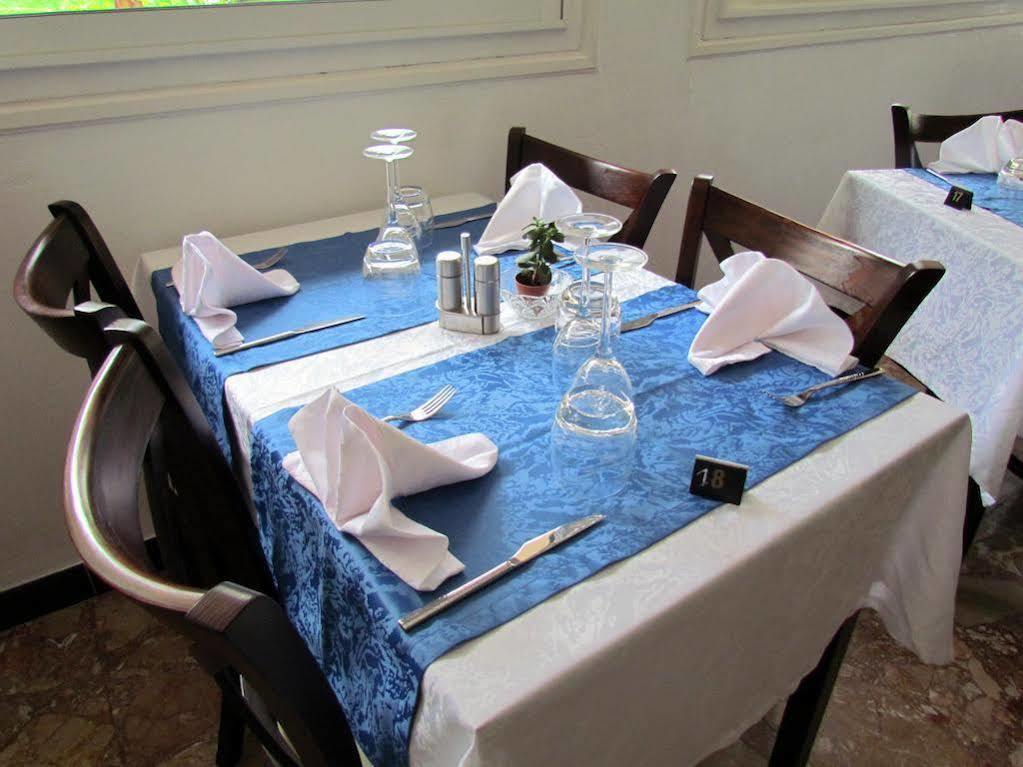 Hotel Restaurant Le Lachens Ла-Бастид Экстерьер фото